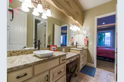 4378 S Foothill Dr, Bountiful, UT 84010 - Photo 37