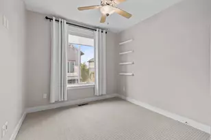 10392 S Beetdigger Blvd E, Sandy, UT 84070 - Photo 21