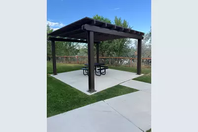 10392 S Beetdigger Blvd E, Sandy, UT 84070 - Photo 35