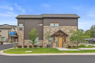 10392 S Beetdigger Blvd E, Sandy, UT 84070 - Photo 3