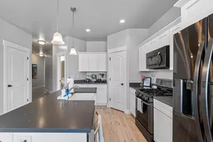 1721 W Newcastle Ln S, Saratoga Springs, UT 84045 - Photo 7