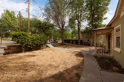 527 N 200 W, Salt Lake City, UT 84103 - Photo 9
