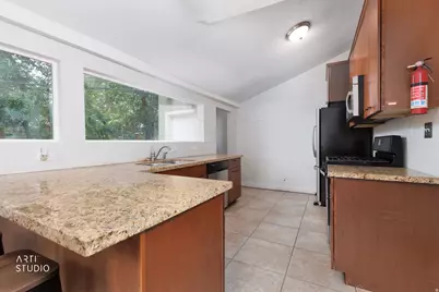 527 N 200 W, Salt Lake City, UT 84103 - Photo 17