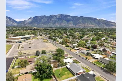 845 E Larkspur Dr, Sandy, UT 84094 - Photo 5