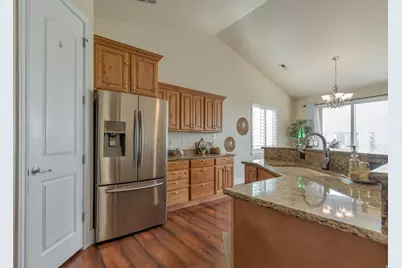 122 E Cottage Cv, Saratoga Springs, UT 84045 - Photo 11