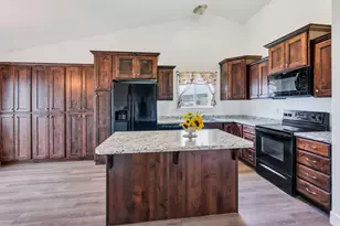 109 W 930 N, Santaquin, UT 84655 - Photo 3