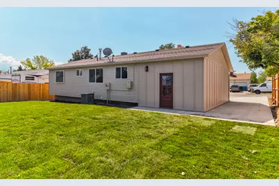 5006 W Niagara Cir, Salt Lake City, UT 84118 - Photo 5