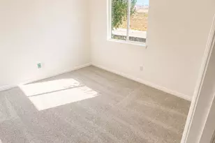 858 W Red Hen Rd N, Saratoga Springs, UT 84045 - Photo 9