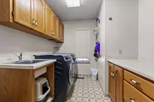 1412 E Center St, Springville, UT 84663 - Photo 29