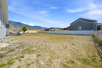 1266 E Blue Moon Dr N, Lake Point, UT 84074 - Photo 29