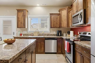 127 E River Bend Rd, Saratoga Springs, UT 84045 - Photo 13