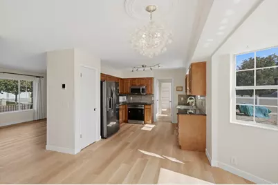 12061 S 2740 W, Riverton, UT 84065 - Photo 9