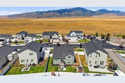 6152 N Sheps Ridge Rd E, Eagle Mountain, UT 84005 - Photo 9