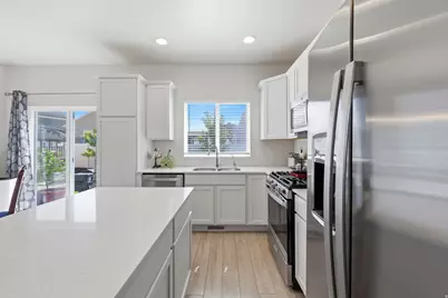 6152 N Sheps Ridge Rd E, Eagle Mountain, UT 84005 - Photo 25