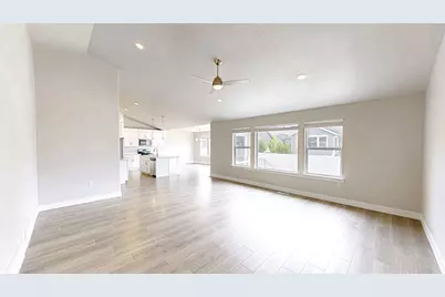 4602 N Kings Peak Way Way E, Eagle Mountain, UT 84005 - Photo 3