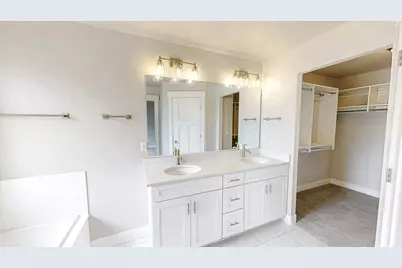 4602 N Kings Peak Way Way E, Eagle Mountain, UT 84005 - Photo 9