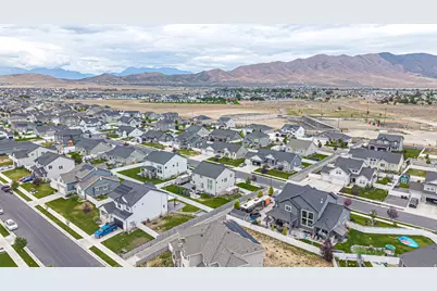 4602 N Kings Peak Way Way E, Eagle Mountain, UT 84005 - Photo 41
