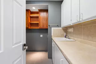 1653 E Crescent View Circle S, Sandy, UT 84092 - Photo 39