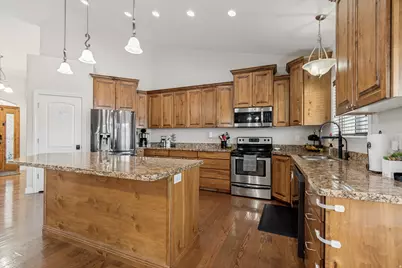 7296 N Ridge Rd, Lake Point, UT 84074 - Photo 11