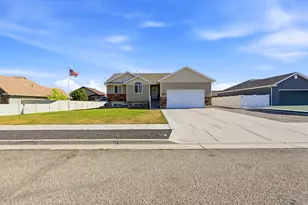 835 W 400 S, Tremonton, UT 84337 - Photo 3