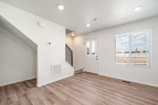 543 N Riverside Dr, Saratoga Springs, UT 84045 - Photo 3