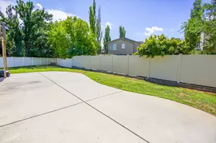 2049 N 700 W, West Bountiful, UT 84087 - Photo 27