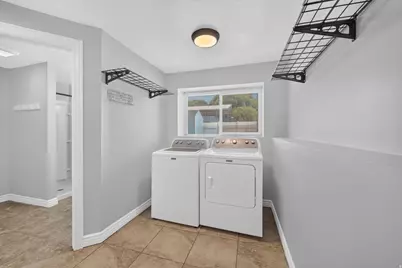 2432 W 1915 N, Clinton, UT 84015 - Photo 33
