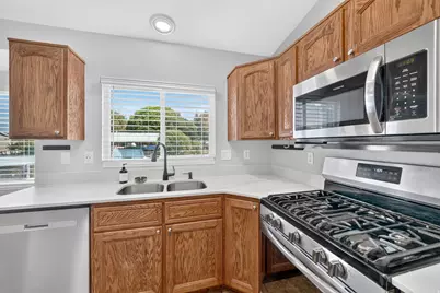 2432 W 1915 N, Clinton, UT 84015 - Photo 13