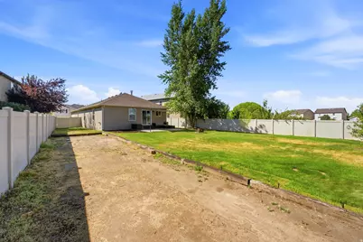 2065 E Jordan Way N, Eagle Mountain, UT 84005 - Photo 39