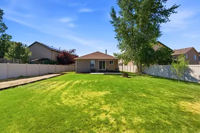 2065 E Jordan Way N, Eagle Mountain, UT 84005 - Photo 47