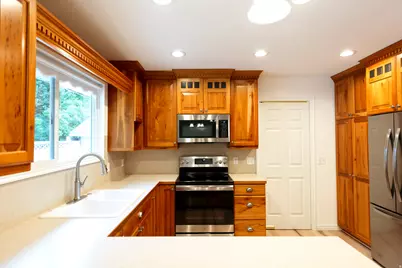 5939 S Noble Oaks Cir, Murray, UT 84123 - Photo 29