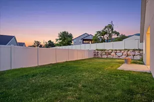 2195 E 1075 N, Layton, UT 84040 - Photo 33