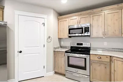 2195 E 1075 N, Layton, UT 84040 - Photo 19