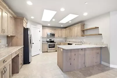 2195 E 1075 N, Layton, UT 84040 - Photo 13