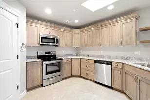 2195 E 1075 N, Layton, UT 84040 - Photo 15