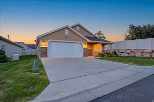 2195 E 1075 N, Layton, UT 84040 - Photo 3