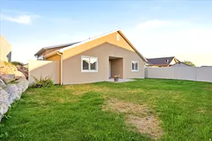 2195 E 1075 N, Layton, UT 84040 - Photo 31