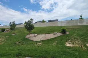 274 N Eaglewood Dr W, Saratoga Springs, UT 84045 - Photo 17