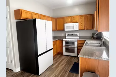 8843 S Humboldt Ct, West Jordan, UT 84081 - Photo 7
