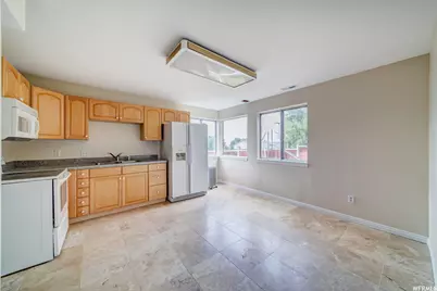 1273 E Grayson Ct S, Sandy, UT 84094 - Photo 29