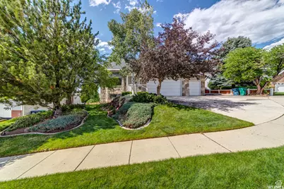 1273 E Grayson Ct S, Sandy, UT 84094 - Photo 5