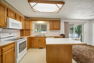 2498 W Swasey Dr, Taylorsville, UT 84129 - Photo 9