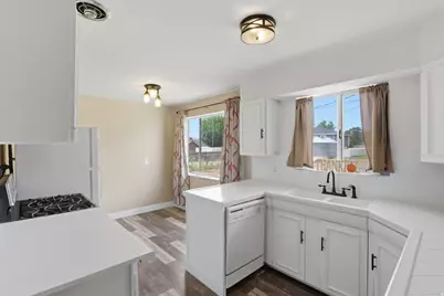 55 E 400 N, Nephi, UT 84648 - Photo 9