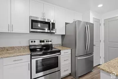 875 S Depot St #246 B, Clearfield, UT 84015 - Photo 9