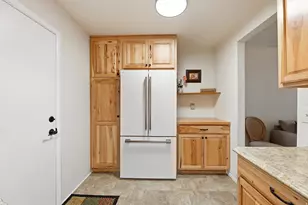 985 E Essex Ct Way, Midvale, UT 84047 - Photo 11