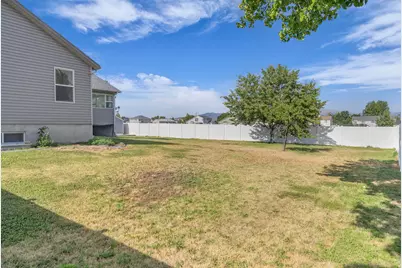 1077 N 690 E, Tooele, UT 84074 - Photo 37