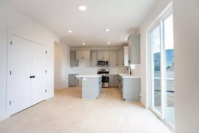 537 W 1850 N, Harrisville, UT 84404 - Photo 3