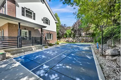 4433 S Devonshire Dr E, Bountiful, UT 84010 - Photo 17
