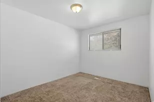 5276 S Huntington Circle, Taylorsville, UT 84129 - Photo 9