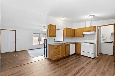 1716 N 150 E, Tooele, UT 84074 - Photo 7